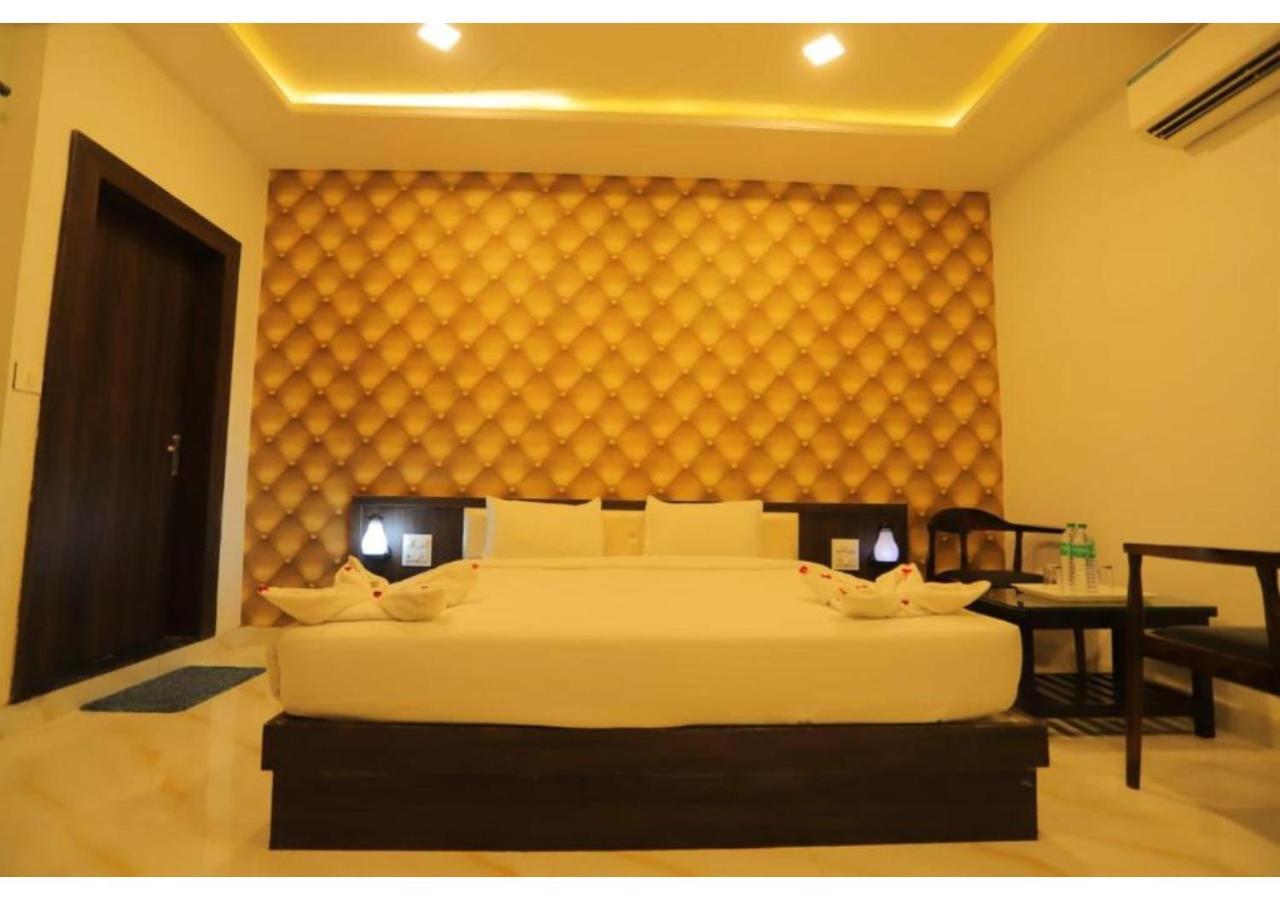 Hotel Raha Удайпур Екстериор снимка