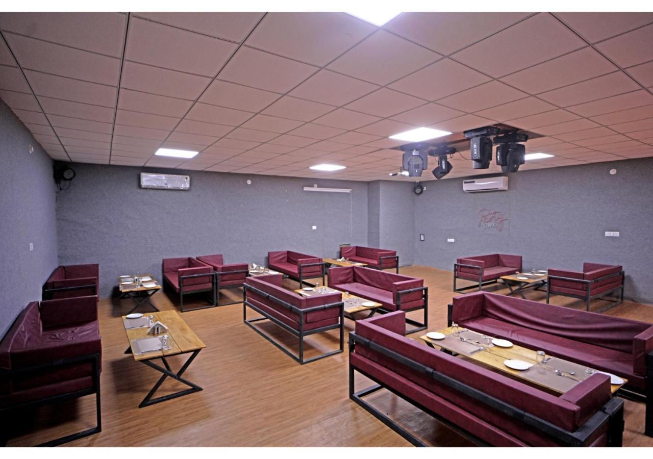 Hotel Raha Удайпур Екстериор снимка